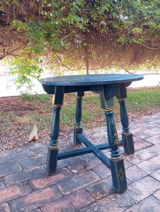 "Sillería de patio andaluz vintage" pintada a mano
