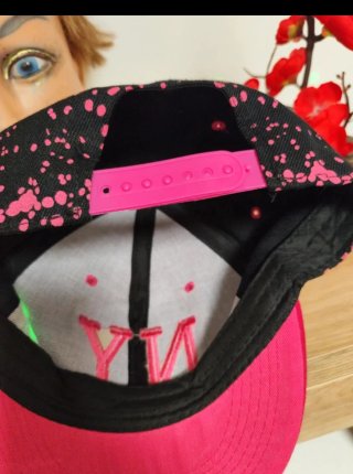Berretto NY nero e fucsia
