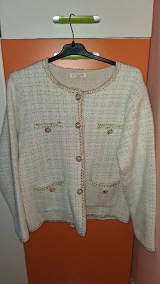 Chaqueta MUNDOMIX blanca y dorada