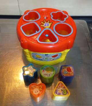 Tambor musical infantil VTech con formas