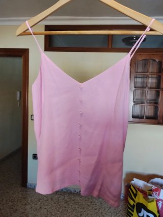 Camiseta tirantes rosa botones