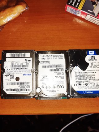 3 Discos Duros Hitachi, Samsung, WD