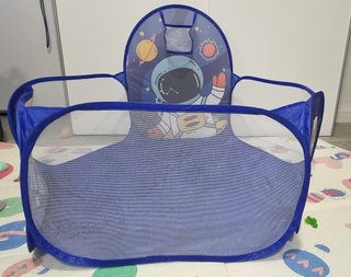 Tienda infantil hexagonal, con pelotas