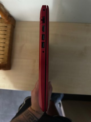 Ordenador portátil HP rojo