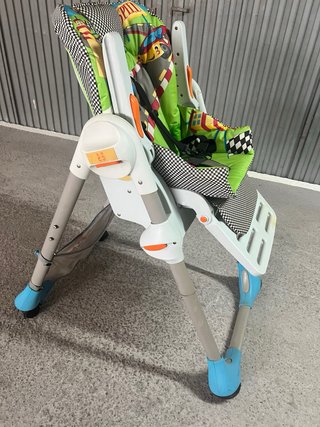 Trona de bebé con estampado infantil