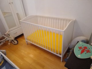 Cuna blanca con colchón