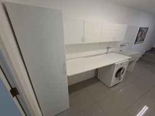 Muebles lavandería blancos