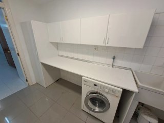 Muebles lavandería blancos