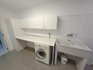Muebles lavandería blancos