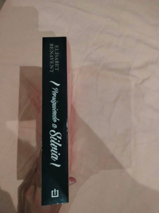 Libro Persiguiendo a Silvia de Elísabet Benavent