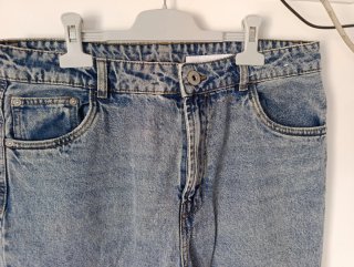 Pantalón vaquero desgastado azul