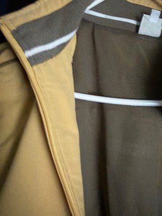 Chaqueta deportiva Reebok beige