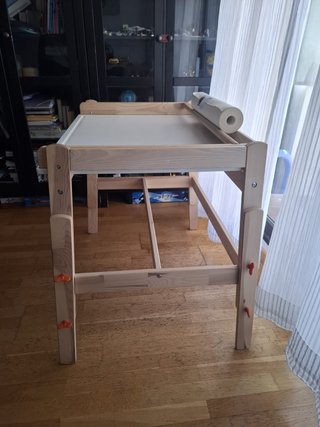 Mesa de estudio IKEA de madera