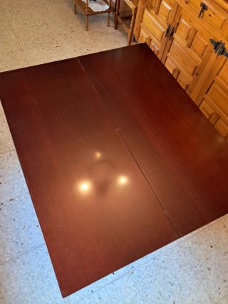 Mesa abatible de madera
