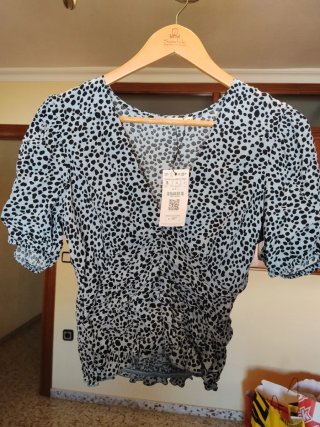 Blusa lunares Stradivarius Talla S
