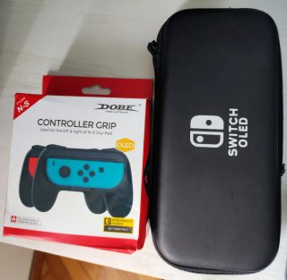 Nintendo Switch OLED + Estuche y controler grip