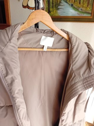 Chaleco largo acolchado beige