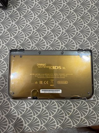Nuovo Nintendo 3DS XL Edizione Hyrule Dorata