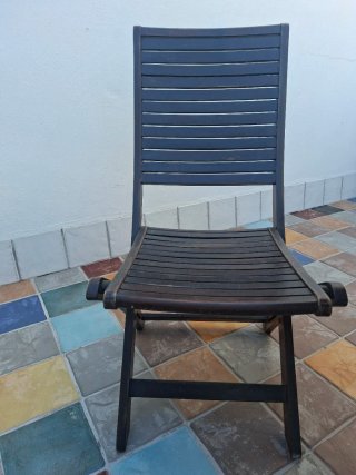 Mesa de madera Teka y 6 sillas