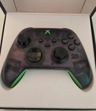 Mando Xbox Series Edición Especial 20 aniversario.
