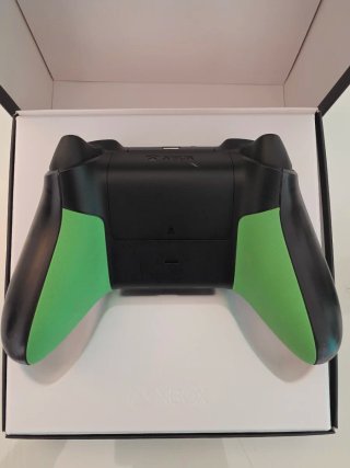 Mando Xbox Series Edición Especial 20 aniversario.