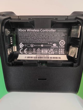 Mando Xbox Series Edición Especial 20 aniversario.