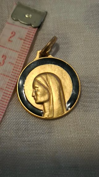 Medalla Virgen María Oro y Negro