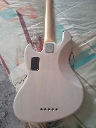 Marcus Miller V7 Swamp Ash