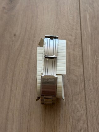 Casio MTP-1302PD-3AV – Como nuevo – Verde/Acero