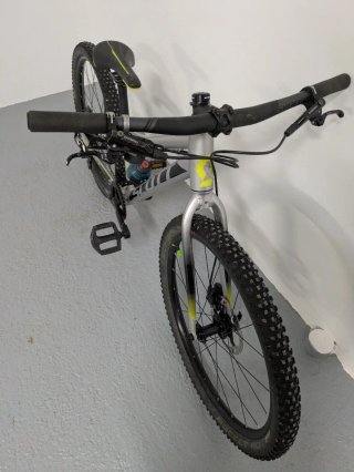 Bicicleta Scott Scale RC 24