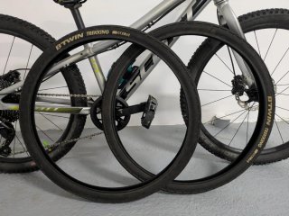 Bicicleta Scott Scale RC 24