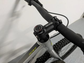 Bicicleta Scott Scale RC 24