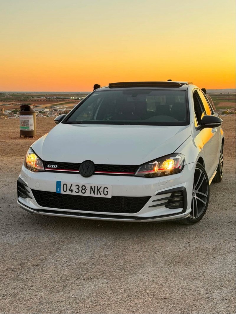 Volkswagen Golf 2014 ds6 10.900€ - foto 1