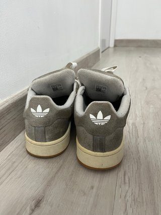 Adidas Campus Grises y Blancas
