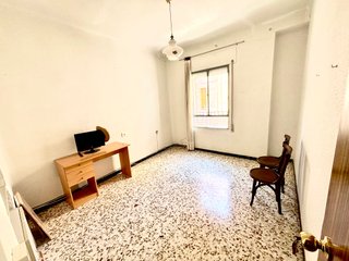 Primer piso con 4 habitaciones y 3 terrazas