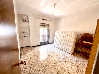 Primer piso con 4 habitaciones y 3 terrazas