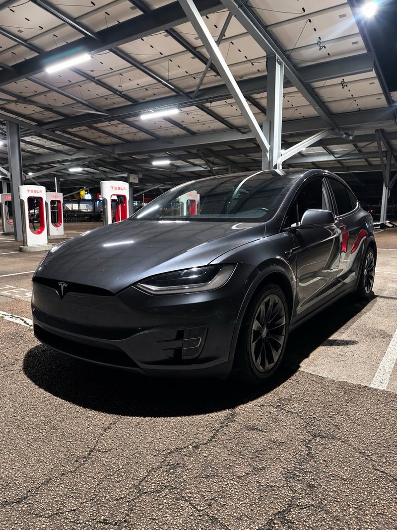 Tesla Model X 2017 - foto 1
