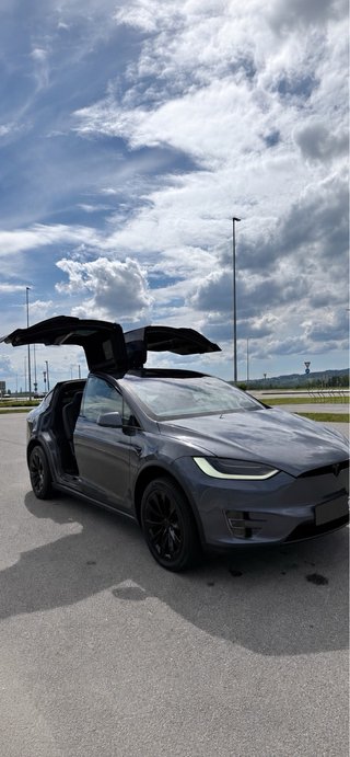 Tesla Model X 2017