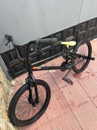 Bicicleta BMX Negra