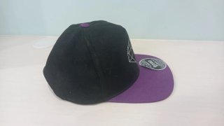 Gorra Spyro Negra y Morada