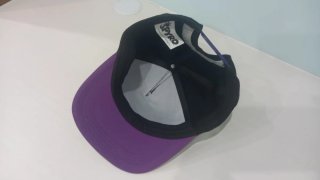 Gorra Spyro Negra y Morada