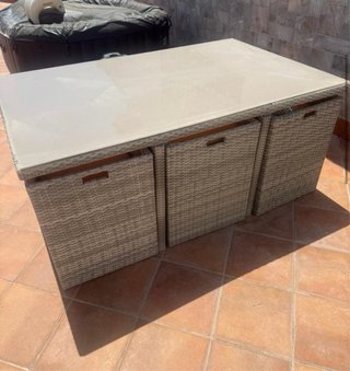 Mesa de jardín ratán con tapa cristal