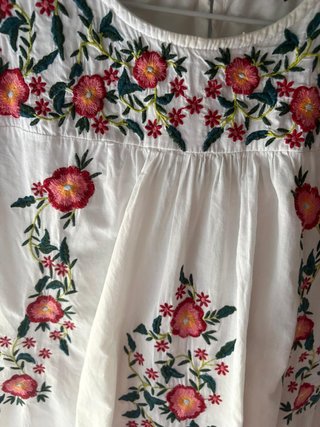Blusa Tintoretto bordada talla S