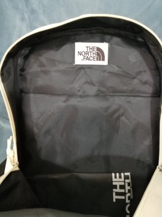 Mochila The North Face Beige con neceser