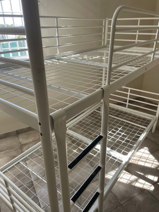 2 Literas IKEA Blancas Metálicas