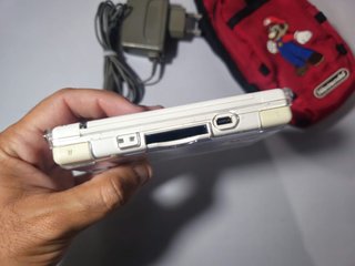 Nintendo DS Lite + Cargador + Protector + Funda
