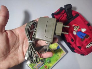 Nintendo DS Lite + Cargador + Protector + Funda
