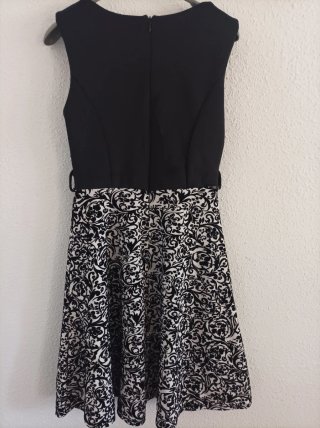 Vestido negro y blanco con encaje