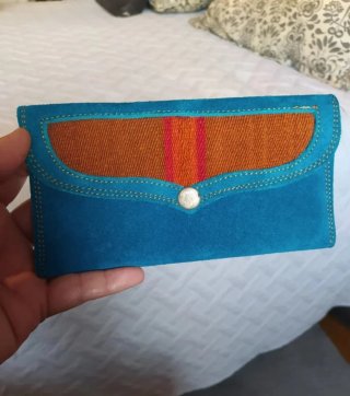 Cartera artesanal mexicana azul y naranja