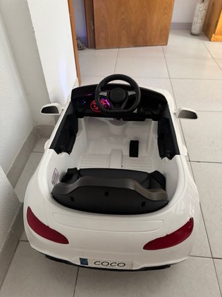 Coche eléctrico infantil blanco